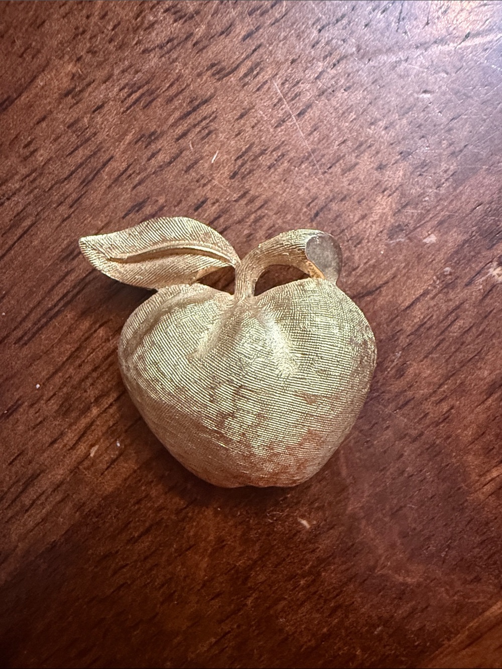 Gold Apple Leaf Brooch - Elegant Women's Jewelry vintage Gold tone